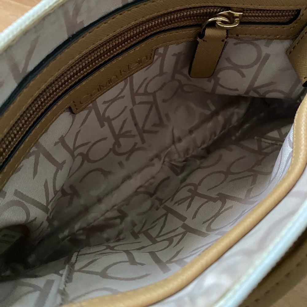 Calvin Klein Small Crossbody - Picture 4 of 4